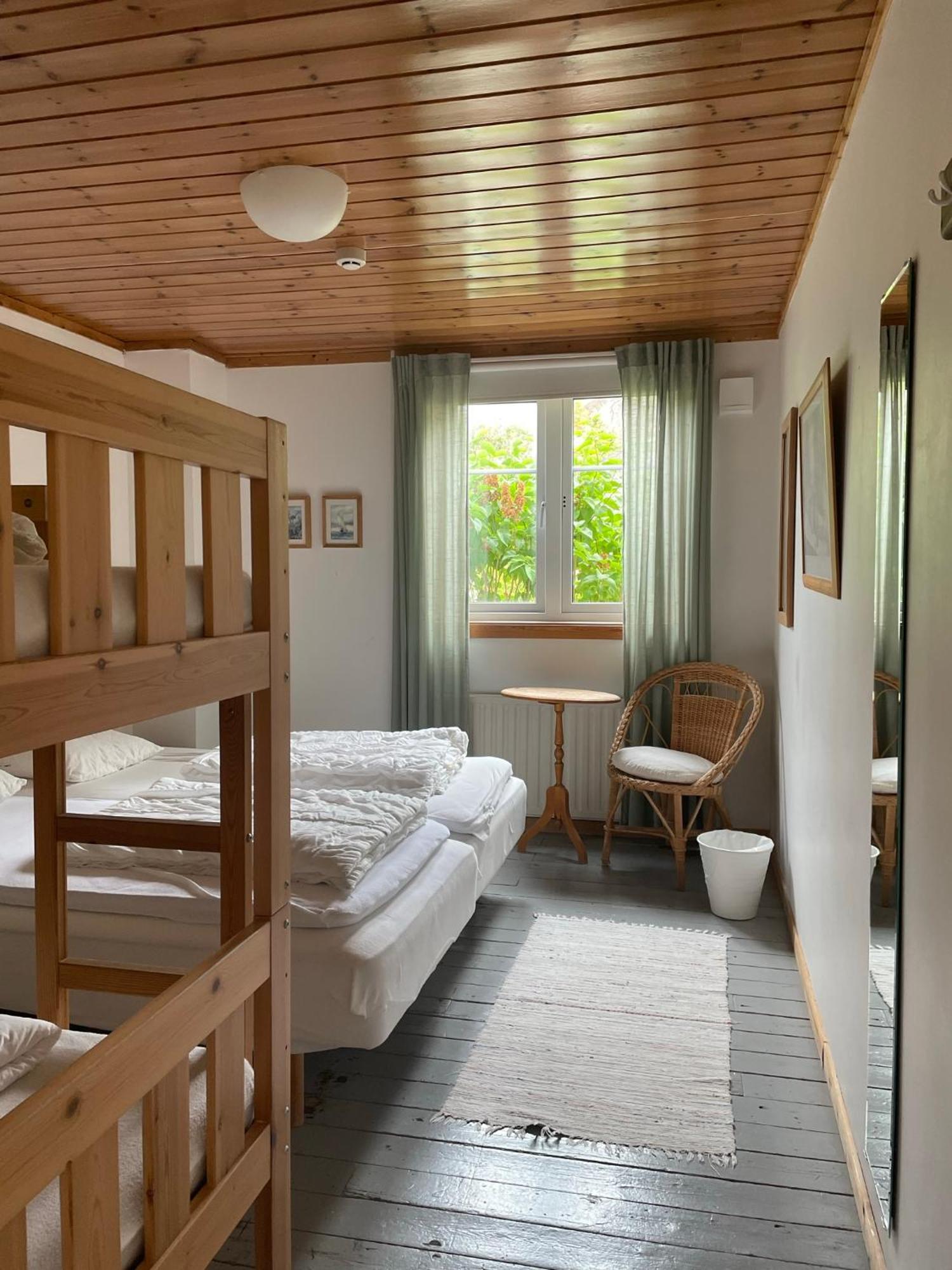 Kustnaera Vandrarhem Hamburgsund Habitación foto
